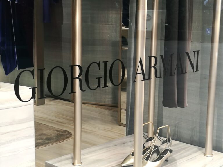 giorgio armani operations amministrazione giudiziaria